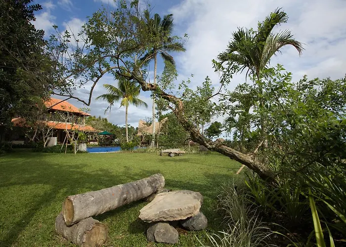 Omah Apik Hotel 4*