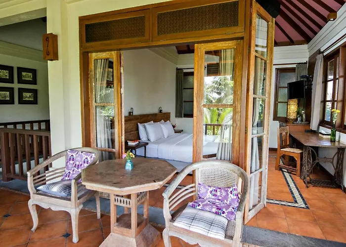Hotel Omah Apik 4*