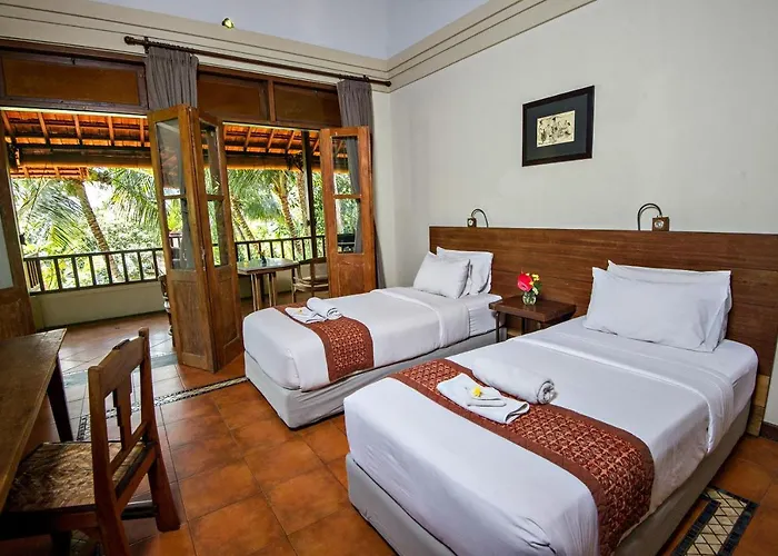 Hotel Omah Apik 4*