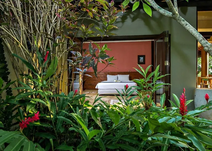 Hotel Omah Apik 4*