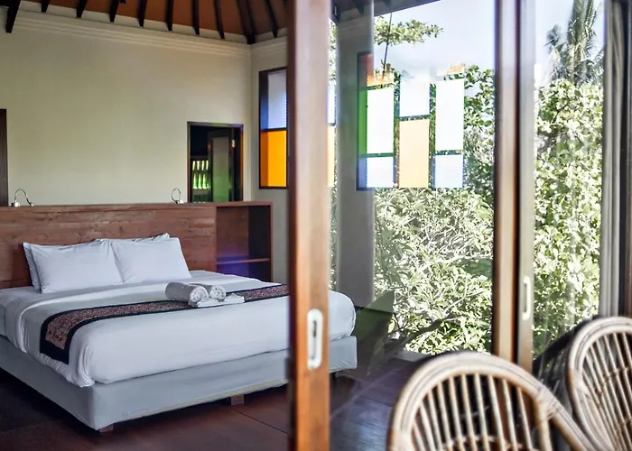 Omah Apik Hotel 4*