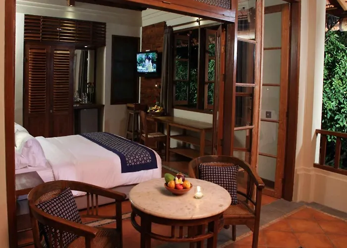 Hotel Omah Apik 4*