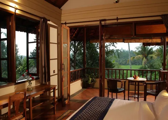 Omah Apik Hotel 4*